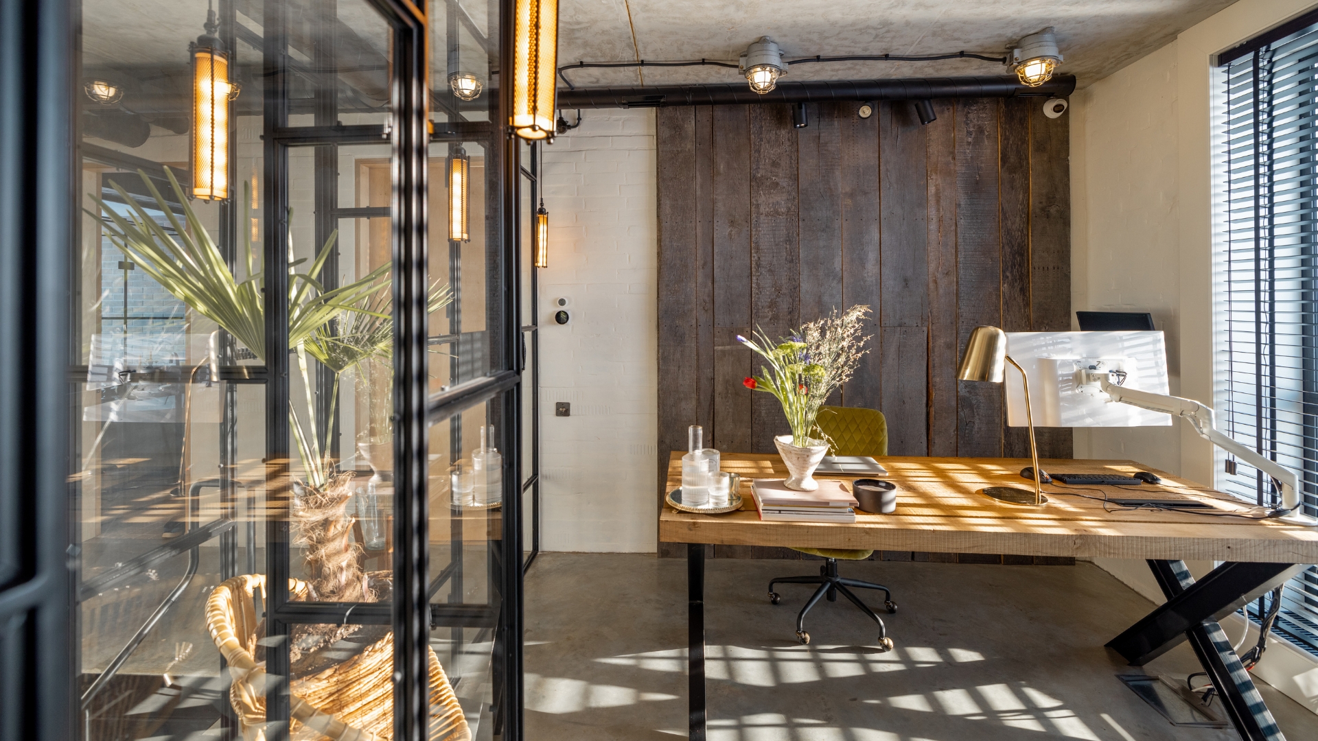 Hoteling platform screens (abstracted)